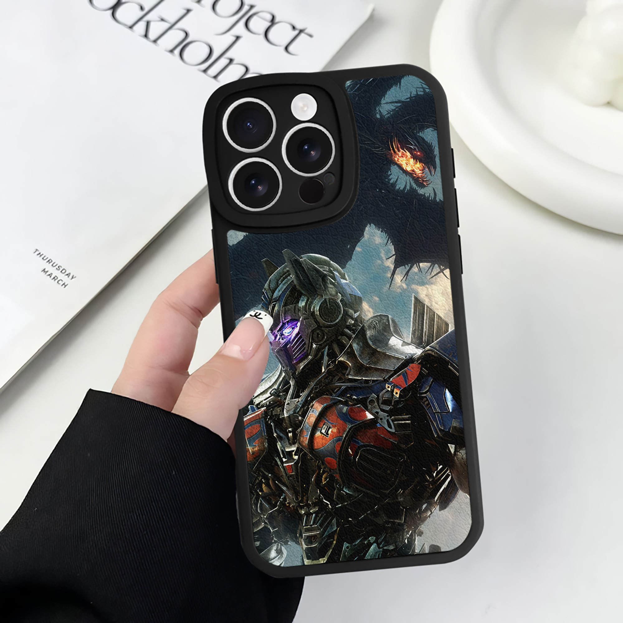 （画像用） Transformers トランスフォーマー 【iPhone 16シリーズ対応】シリコンスマホケース（レザー調） 材質：シリコン